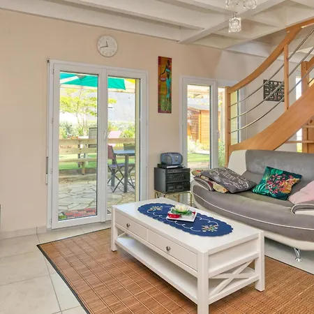 Maison De Vacances, 100m *